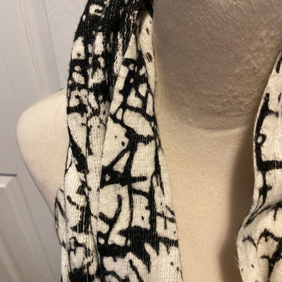 Calvin Klein infinity scarf - Picture 5 of 6